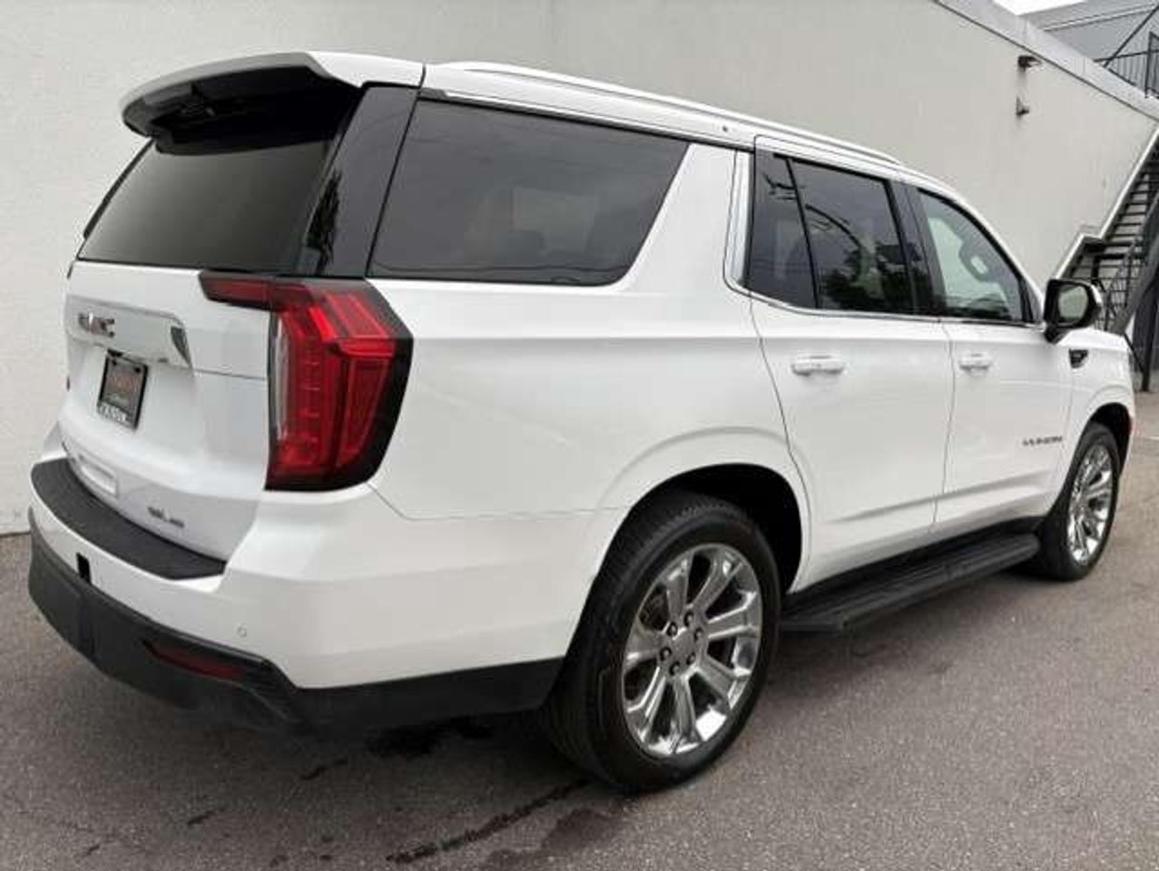 2021 GMC Yukon SLE 4X4 8 PASSENGER-LEATHER-CAM-REMOTE START-22'S Photo4