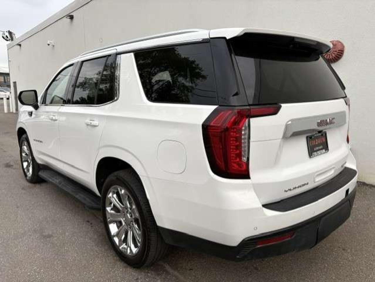 2021 GMC Yukon SLE 4X4 8 PASSENGER-LEATHER-CAM-REMOTE START-22'S Photo
