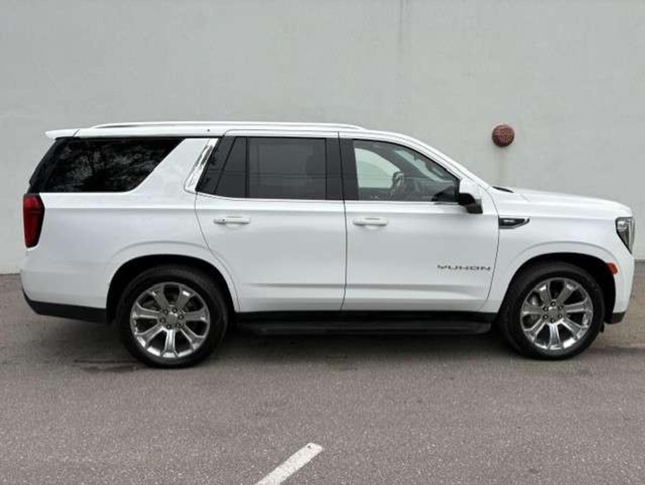 2021 GMC Yukon SLE 4X4 8 PASSENGER-LEATHER-CAM-REMOTE START-22'S Photo