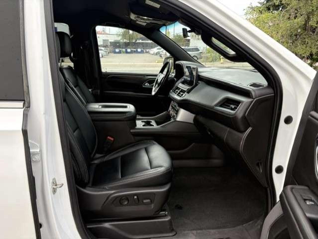 2021 GMC Yukon SLE 4X4 8 PASSENGER-LEATHER-CAM-REMOTE START-22'S Photo