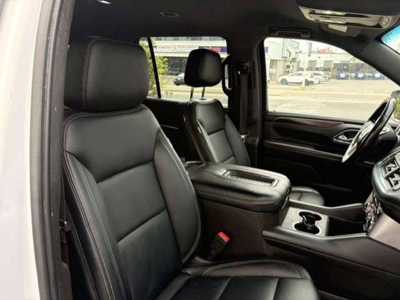 2021 GMC Yukon SLE 4X4 8 PASSENGER-LEATHER-CAM-REMOTE START-22'S Photo
