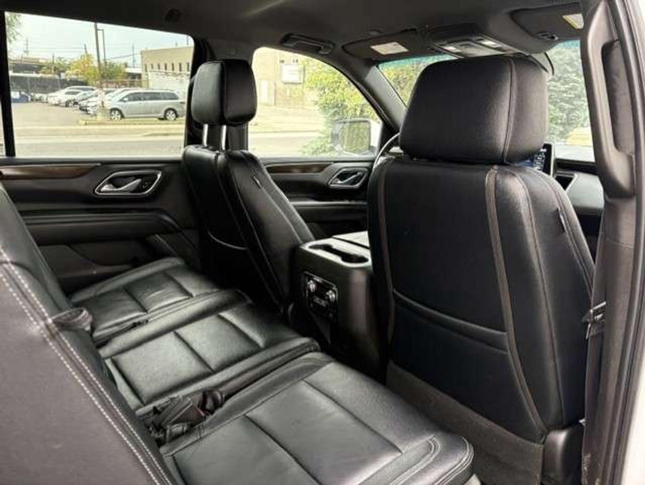 2021 GMC Yukon SLE 4X4 8 PASSENGER-LEATHER-CAM-REMOTE START-22'S Photo