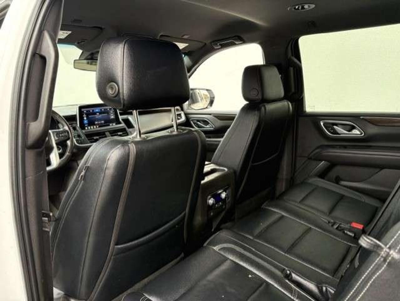2021 GMC Yukon SLE 4X4 8 PASSENGER-LEATHER-CAM-REMOTE START-22'S Photo
