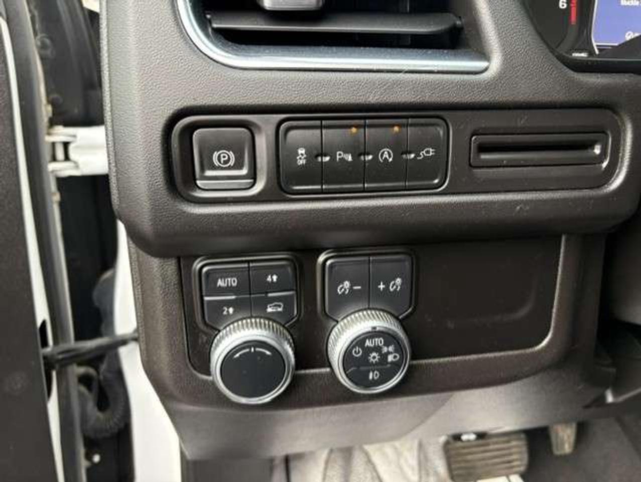 2021 GMC Yukon SLE 4X4 8 PASSENGER-LEATHER-CAM-REMOTE START-22'S Photo