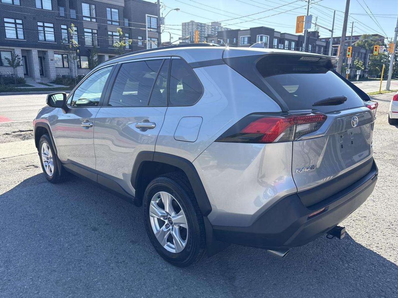 2021 Toyota RAV4 XLE AWD/LOW MILEAGE/CLEAN CARFAX Photo