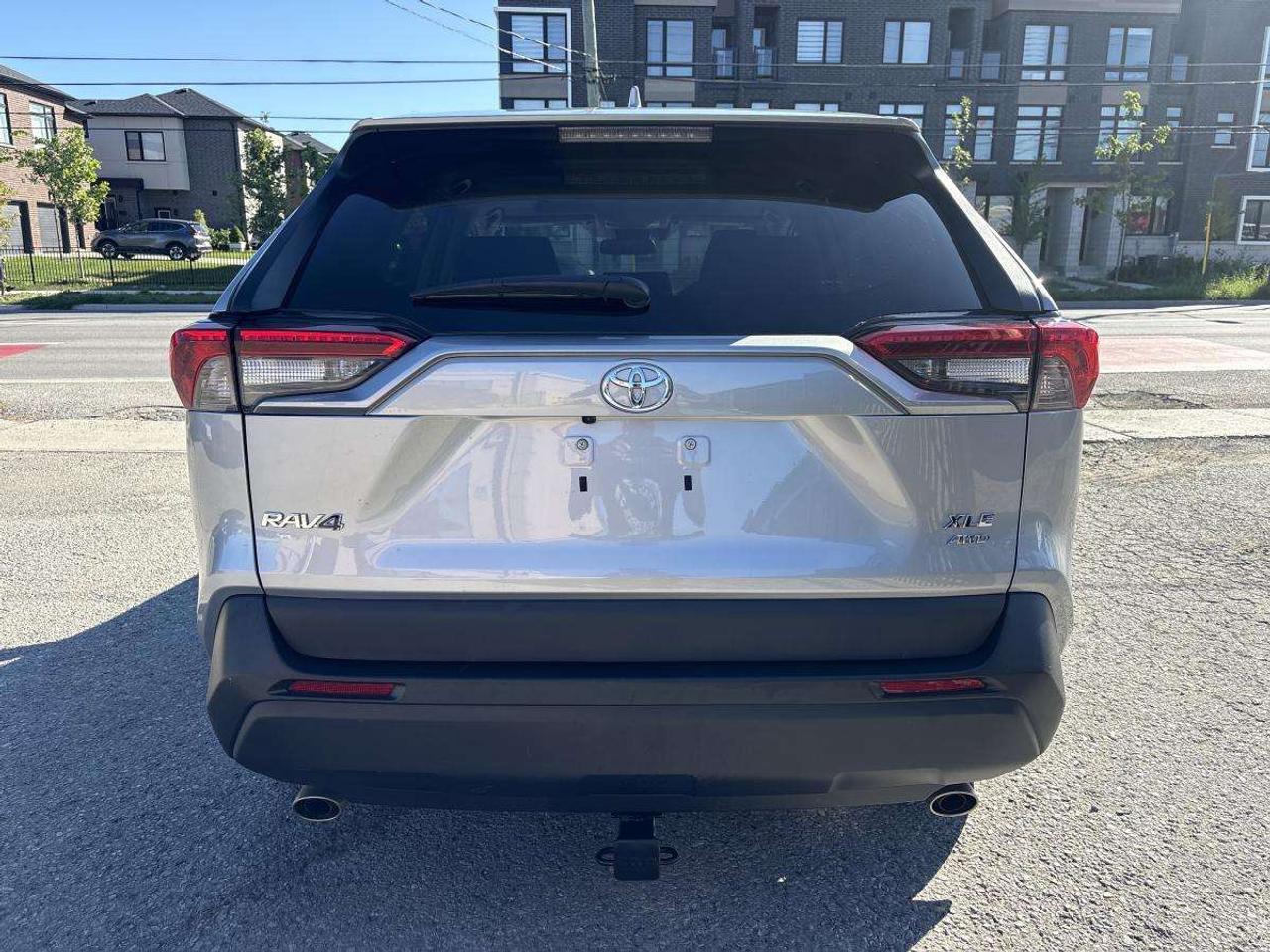 2021 Toyota RAV4 XLE AWD/LOW MILEAGE/CLEAN CARFAX Photo2