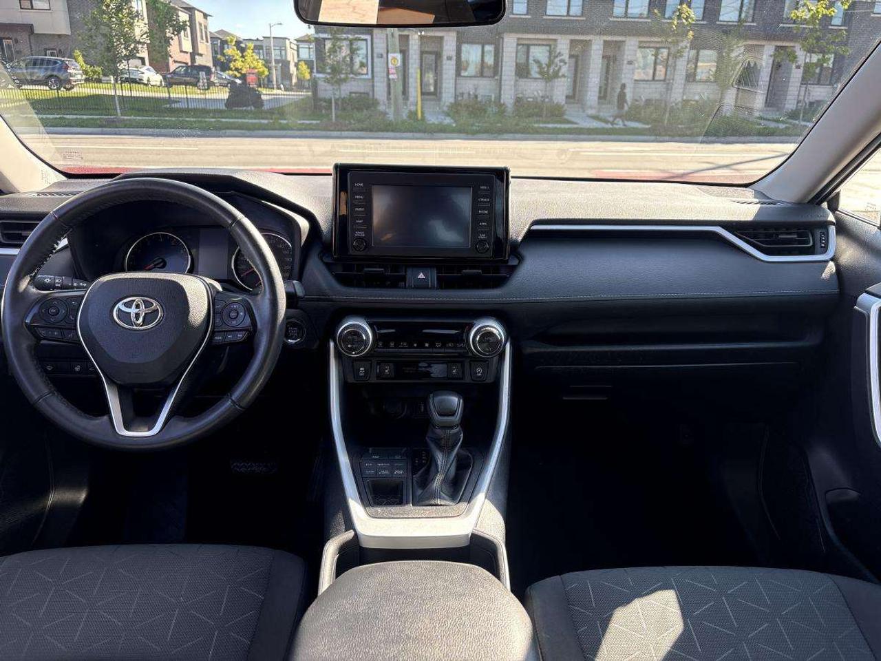 2021 Toyota RAV4 XLE AWD/LOW MILEAGE/CLEAN CARFAX Photo