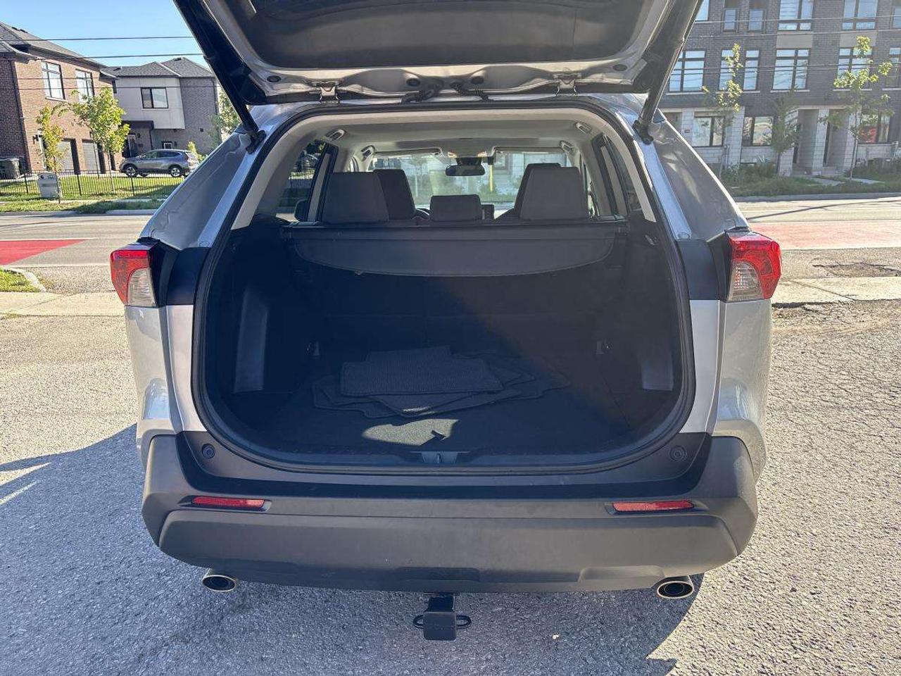 2021 Toyota RAV4 XLE AWD/LOW MILEAGE/CLEAN CARFAX Photo