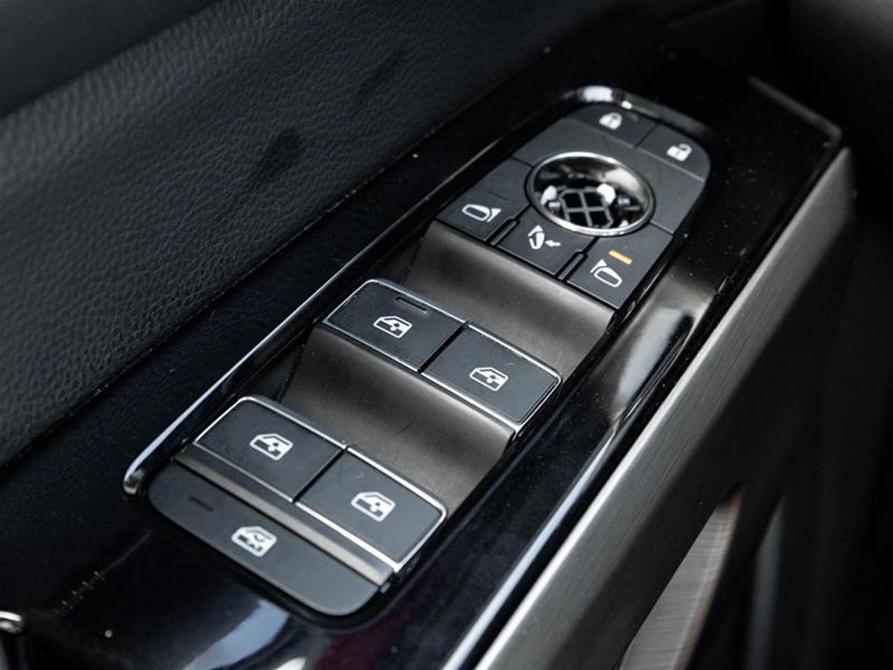 2024 Nissan Pathfinder Platinum 4dr 4x4 Photo