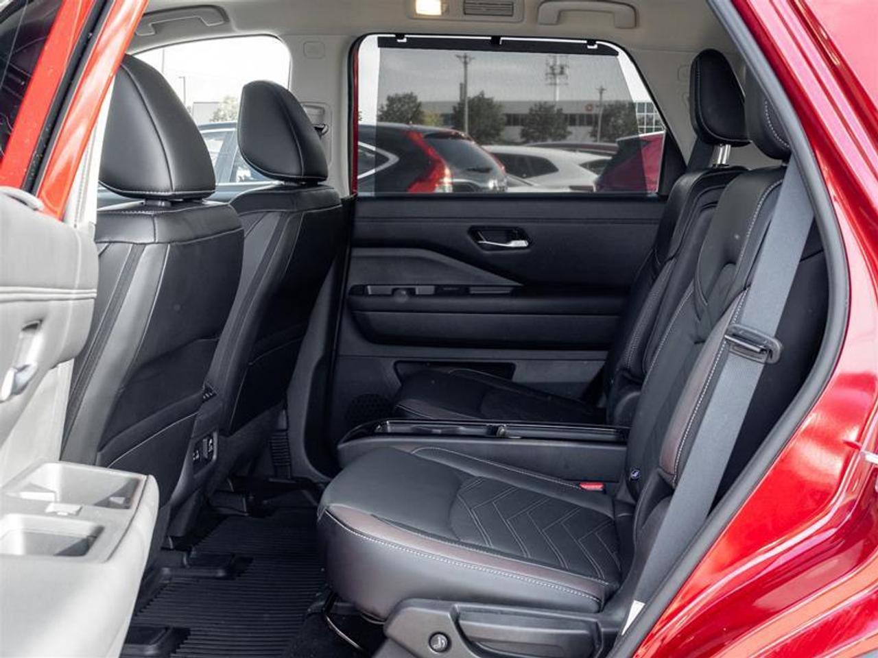 2024 Nissan Pathfinder Platinum 4dr 4x4 Photo