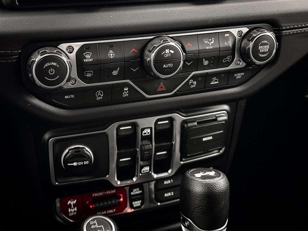 2026 Jeep Wrangler Rubicon   SKY TOP   ALPINE AUDIO   OFF-ROAD CAM   HEATED SEATS   ADAPTIVE CRUISE Photo