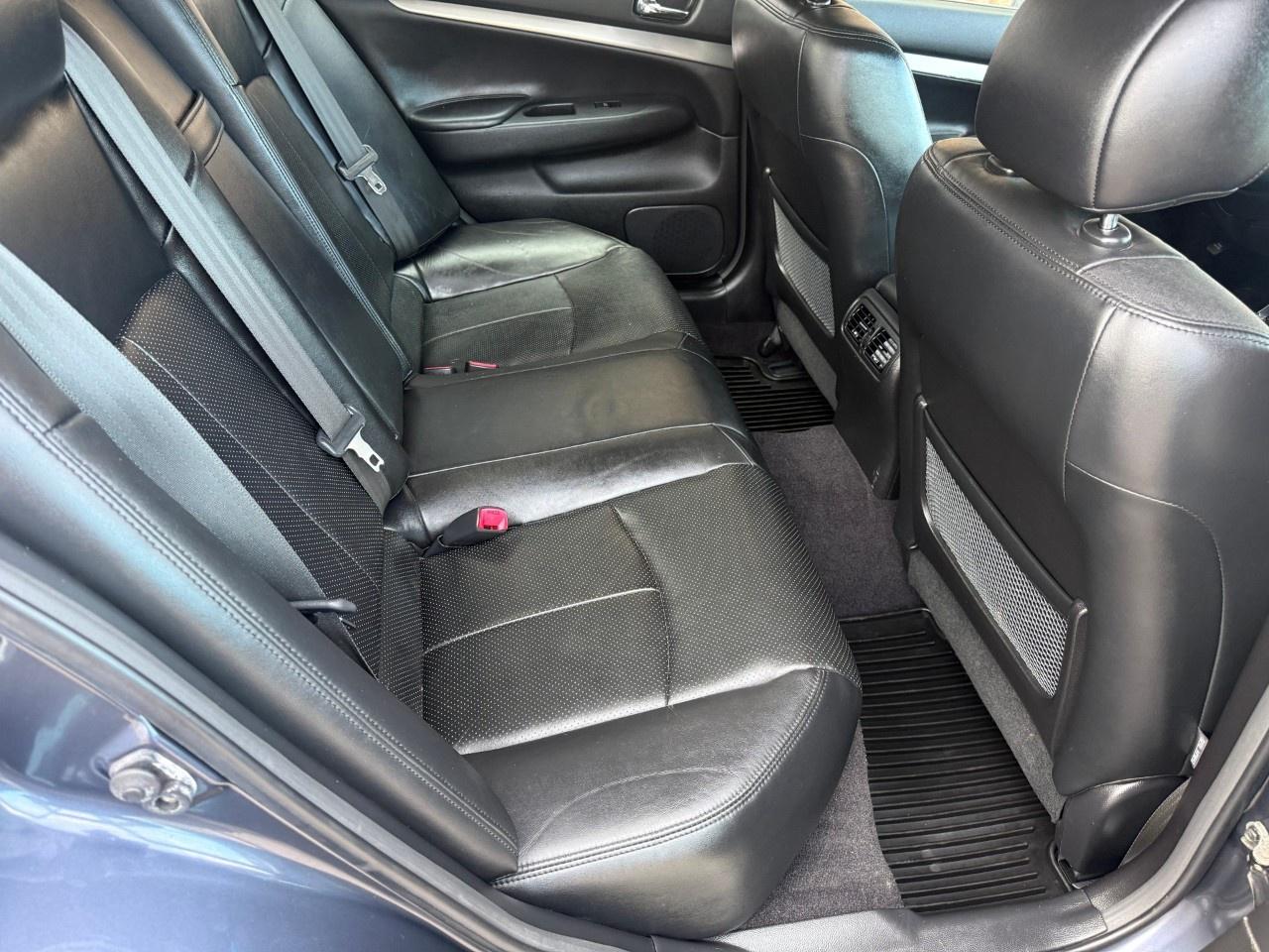 2010 Infiniti G37 Sedan x AWD Photo