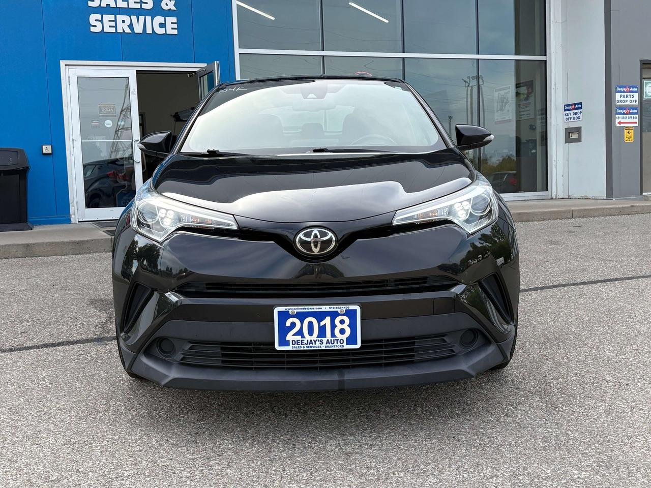 2018 Toyota C-HR XLE Photo5