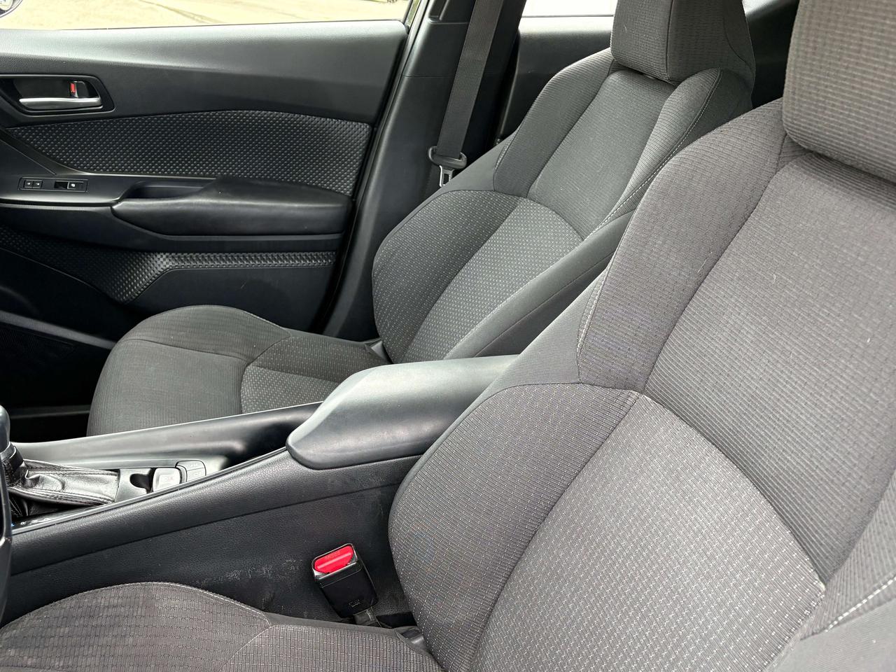 2018 Toyota C-HR XLE Photo
