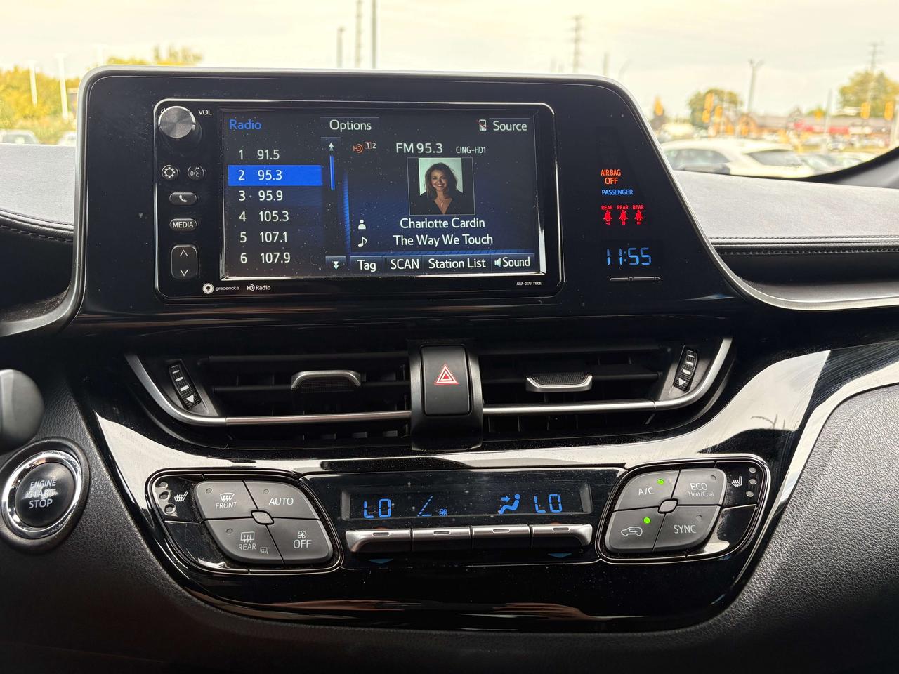 2018 Toyota C-HR XLE Photo