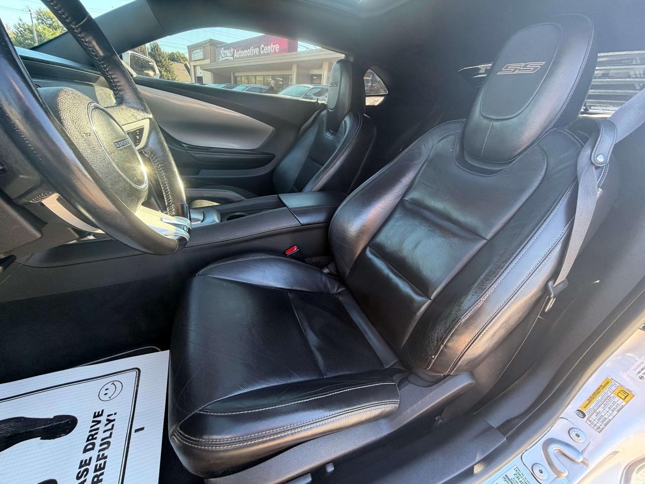 2010 Chevrolet Camaro 2SS 6.2L/LEATHER/AUTO/CALL PICTON 613-476-2188 Photo