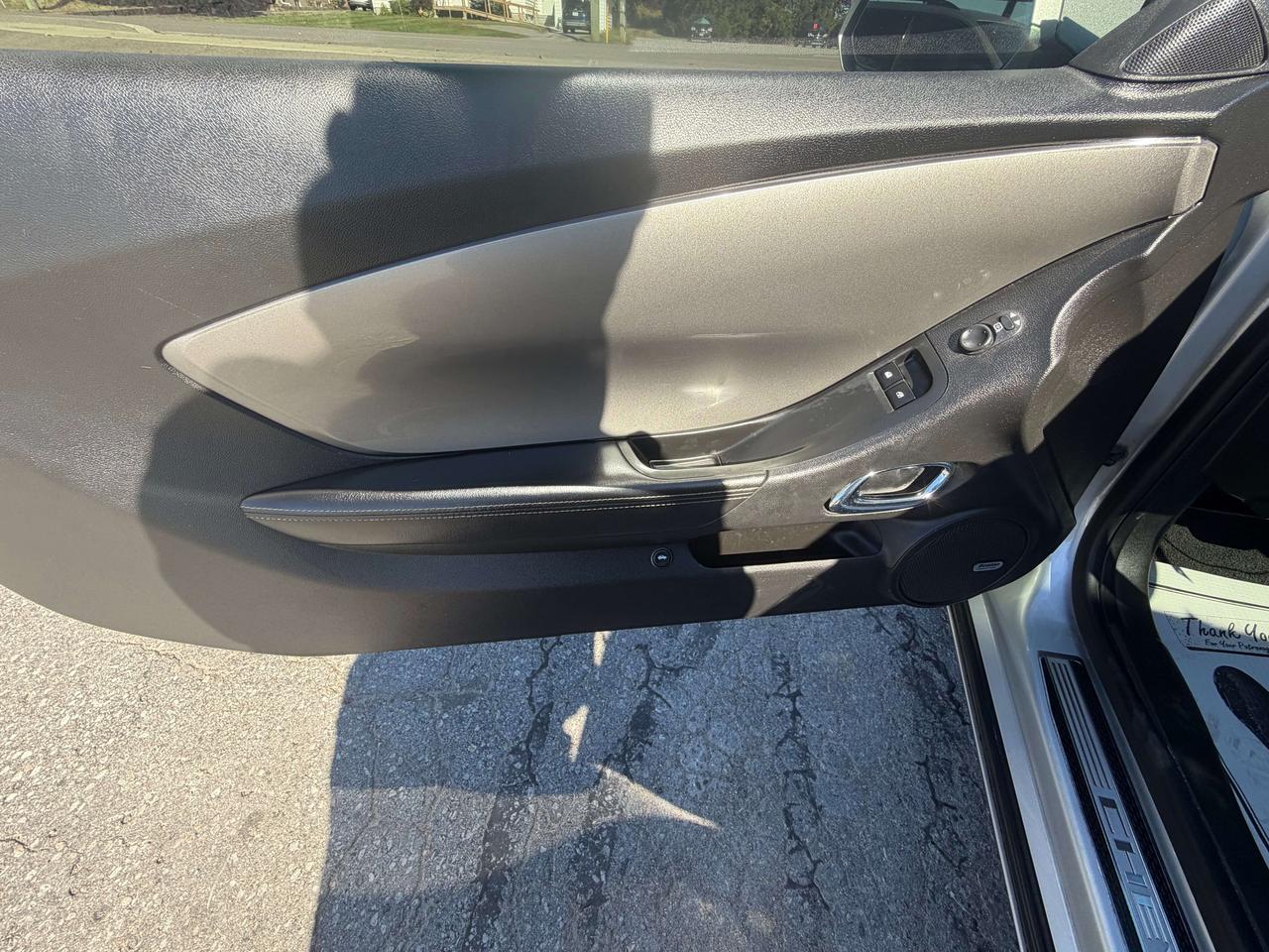 2010 Chevrolet Camaro 2SS 6.2L/LEATHER/AUTO/CALL PICTON 613-476-2188 Photo