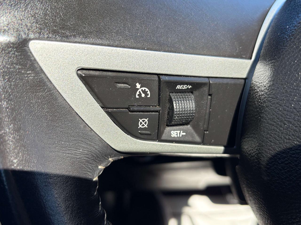 2010 Chevrolet Camaro 2SS 6.2L/LEATHER/AUTO/CALL PICTON 613-476-2188 Photo