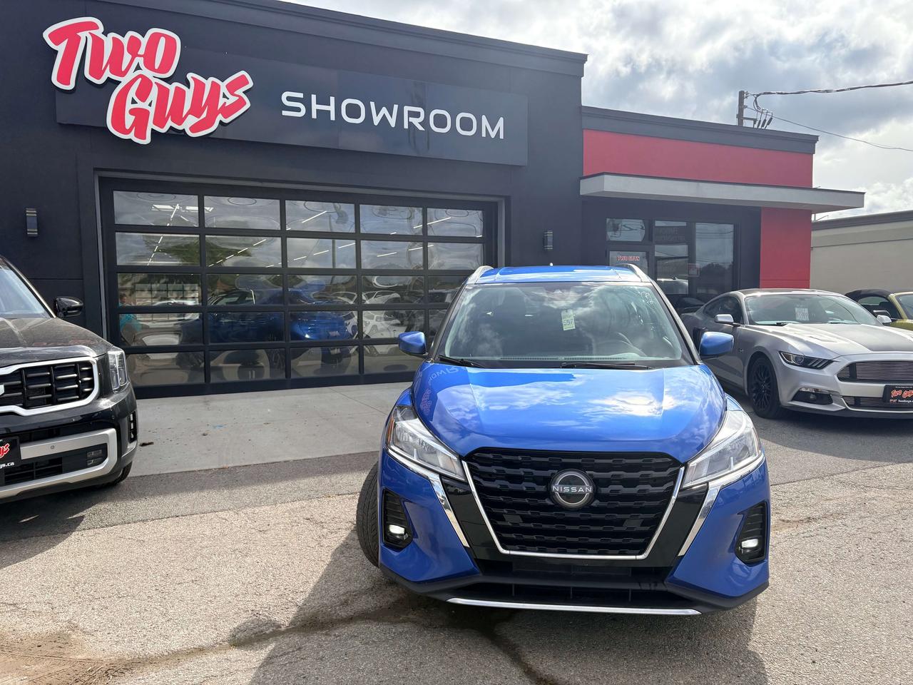 2022 Nissan Kicks SV   New Tires   Htd Cloth   ACC   Remote Start Photo2