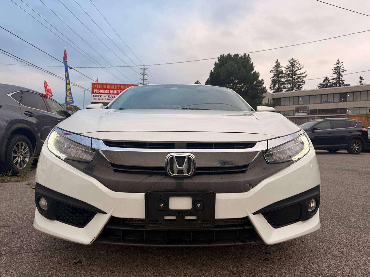 2018 Honda Civic Touring CVT Photo