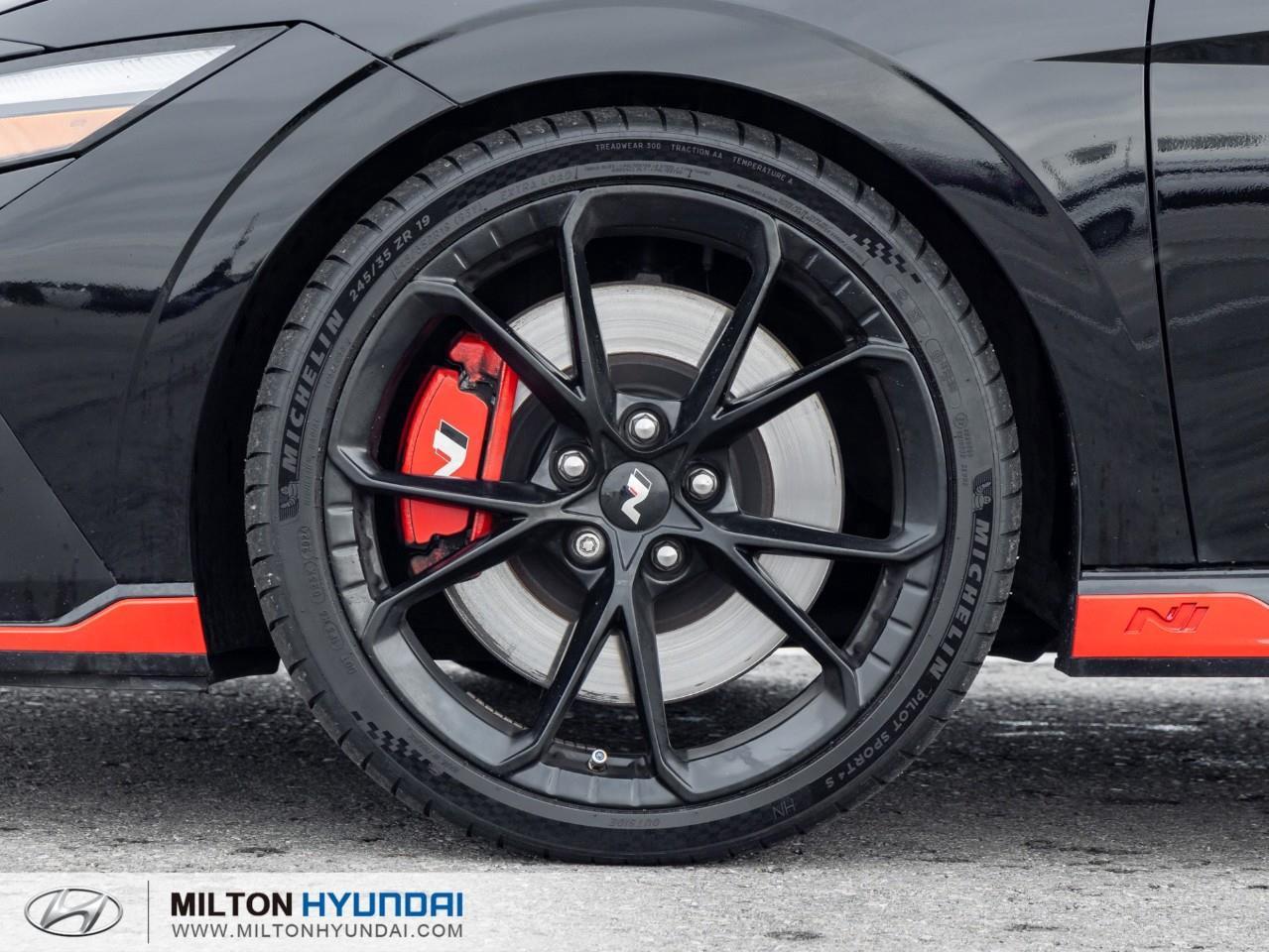 2025 Hyundai Elantra N Base 4dr Sedan Photo3