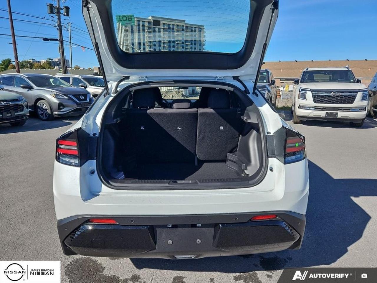 2027 Nissan Leaf S FWD Photo