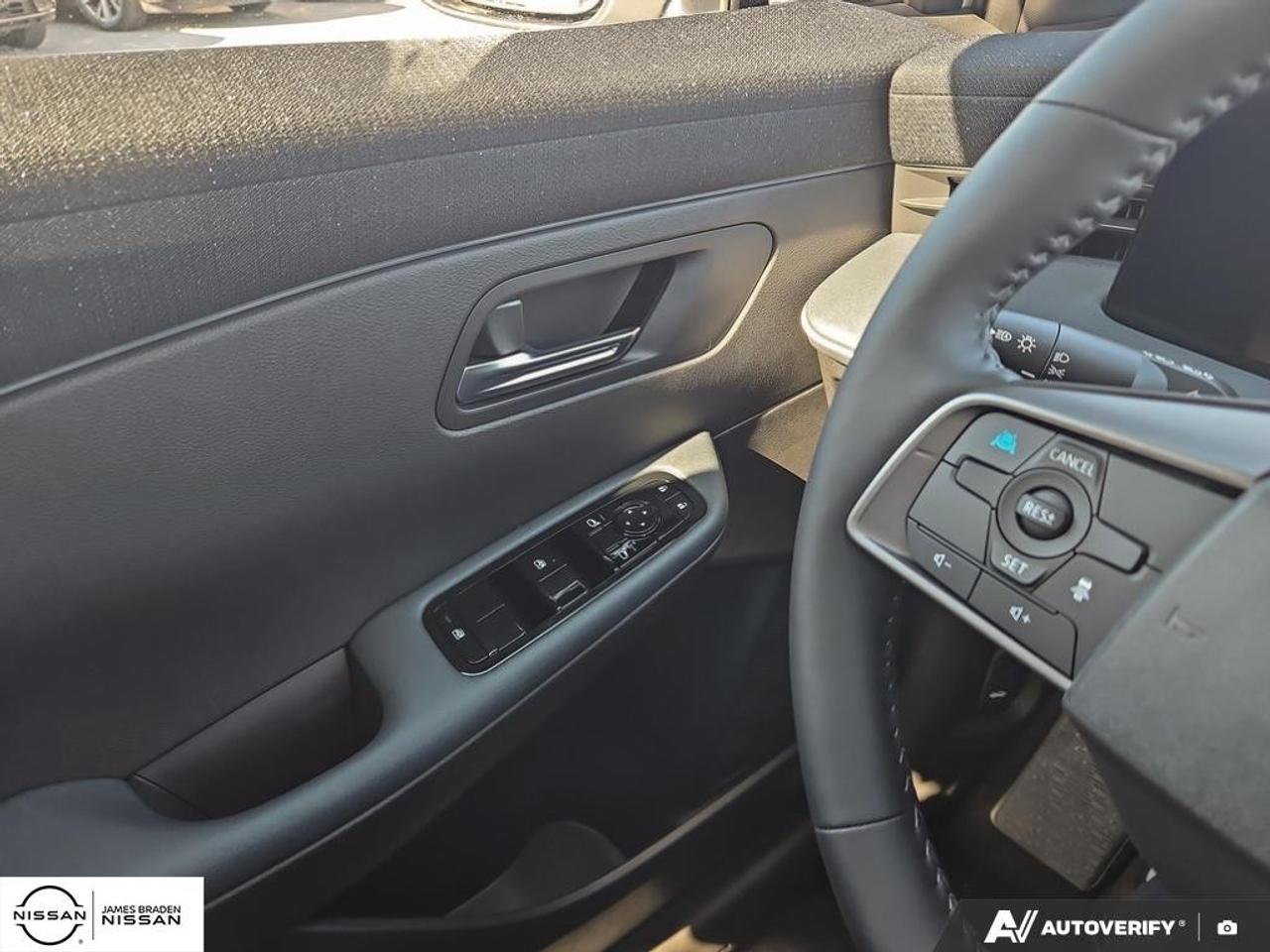 2027 Nissan Leaf S FWD Photo