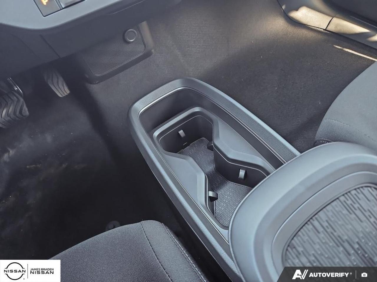 2027 Nissan Leaf S FWD Photo