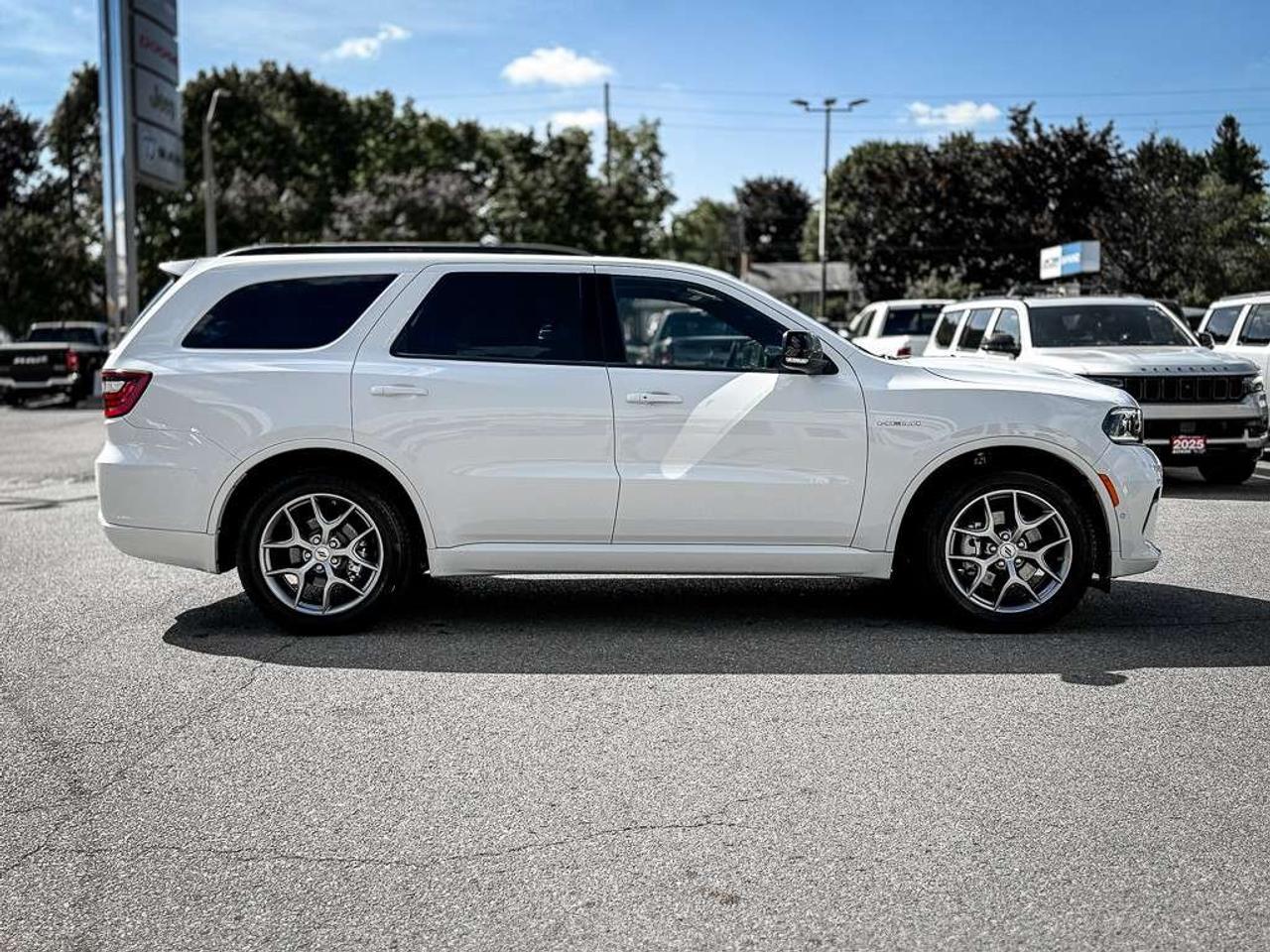 2026 Dodge Durango GT HEMI V8   PREMIUM   RED LEATHER   HARMAN/KARDON AUDIO   VENTILATED SEATS   TRAILER BRAKE Photo