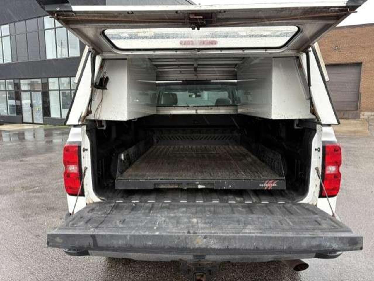 2015 Chevrolet Silverado 2500 4X4 CREW CAB-LEER CAP-CARGO BED SLIDE-1 OWNER Photo