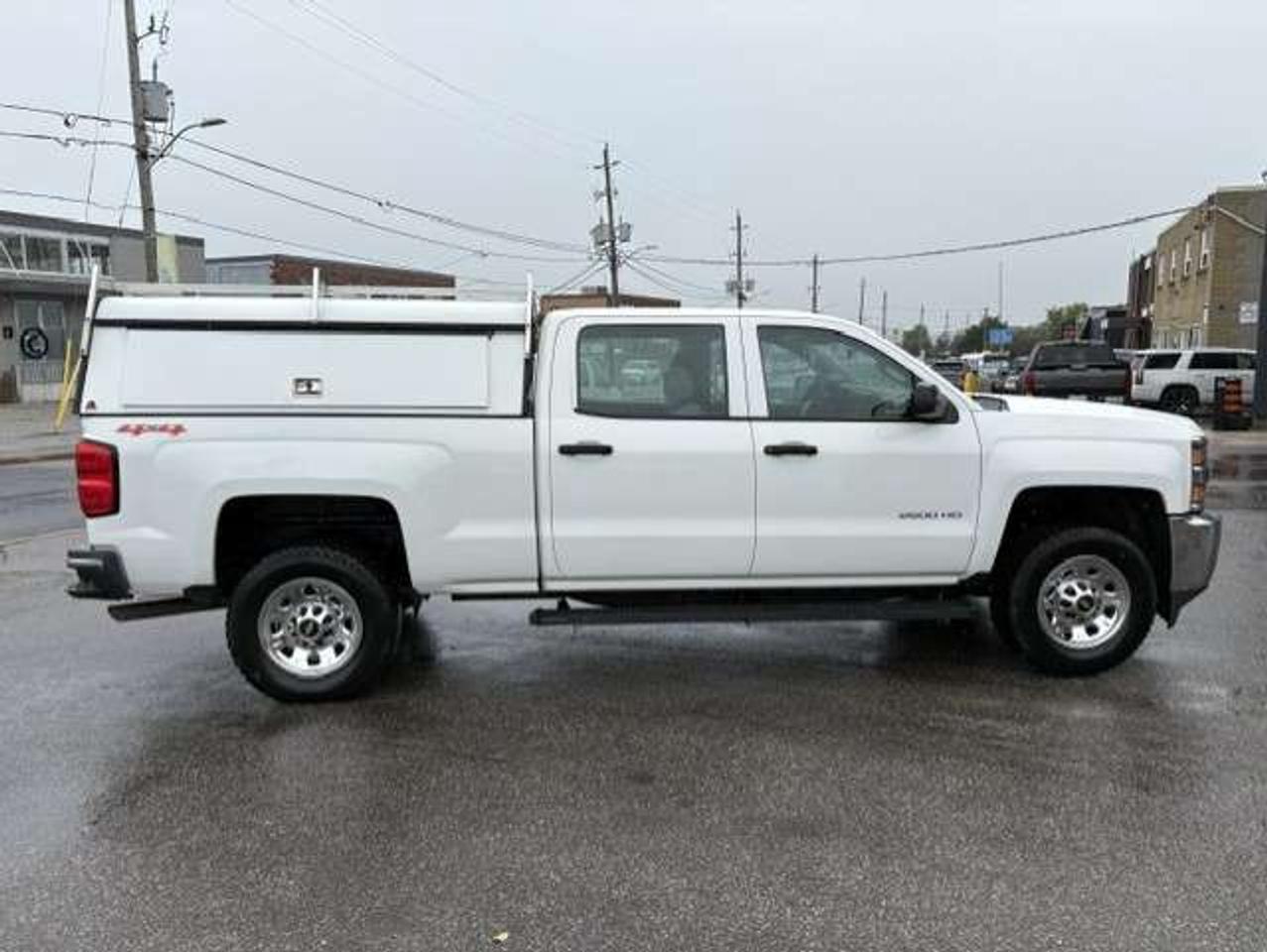 2015 Chevrolet Silverado 2500 4X4 CREW CAB-LEER CAP-CARGO BED SLIDE-1 OWNER Photo
