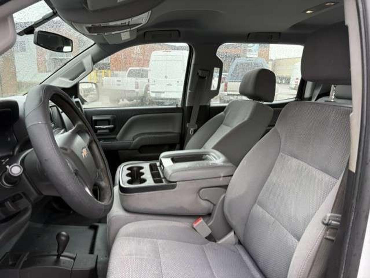 2015 Chevrolet Silverado 2500 4X4 CREW CAB-LEER CAP-CARGO BED SLIDE-1 OWNER Photo
