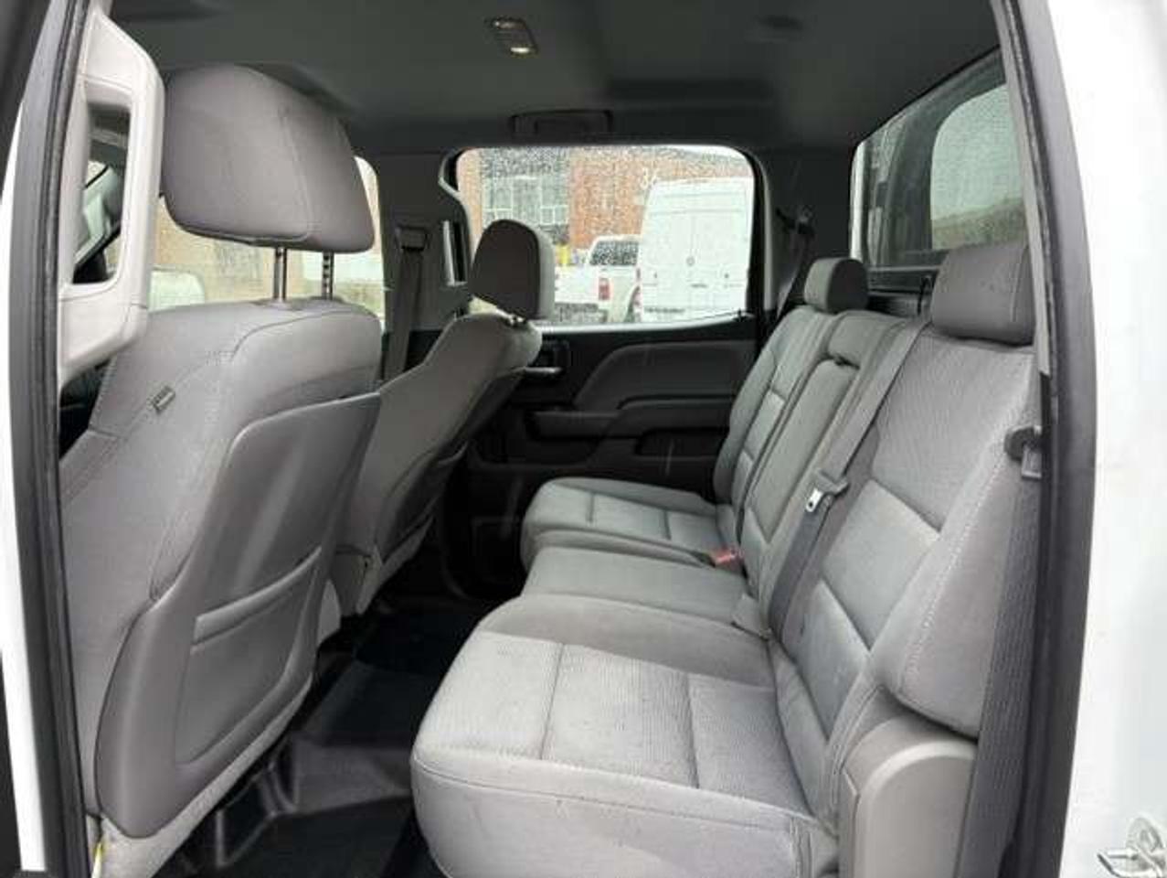 2015 Chevrolet Silverado 2500 4X4 CREW CAB-LEER CAP-CARGO BED SLIDE-1 OWNER Photo
