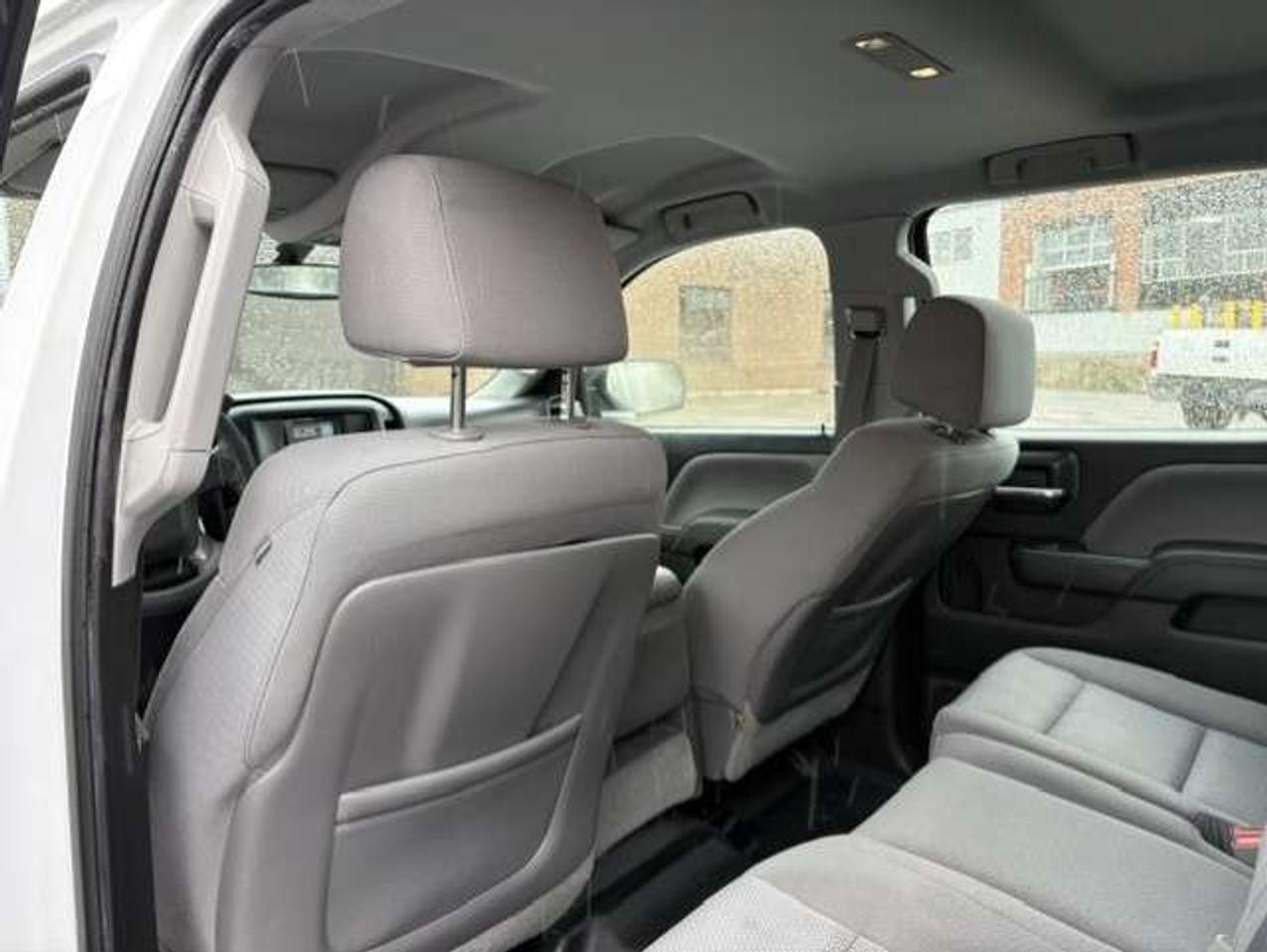2015 Chevrolet Silverado 2500 4X4 CREW CAB-LEER CAP-CARGO BED SLIDE-1 OWNER Photo
