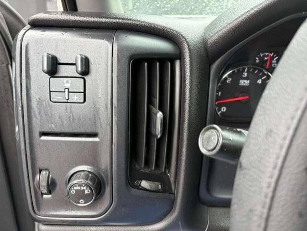 2015 Chevrolet Silverado 2500 4X4 CREW CAB-LEER CAP-CARGO BED SLIDE-1 OWNER Photo