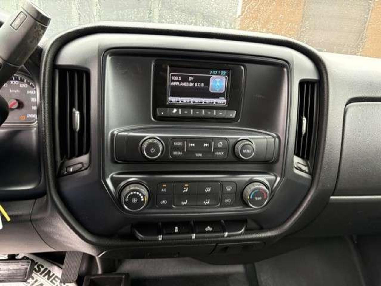 2015 Chevrolet Silverado 2500 4X4 CREW CAB-LEER CAP-CARGO BED SLIDE-1 OWNER Photo