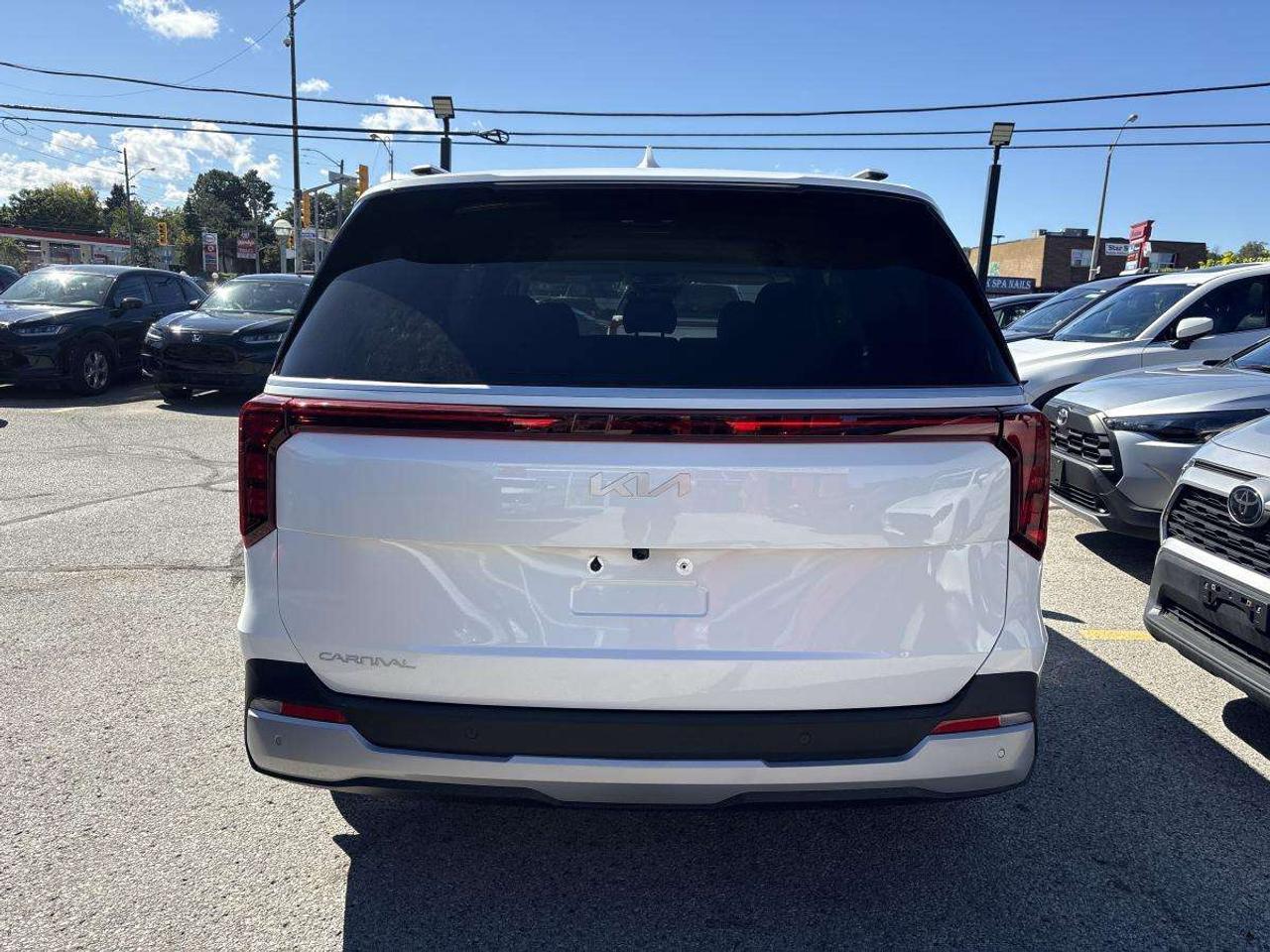 2027 Kia Carnival LX+ (New Vehicle) Photo