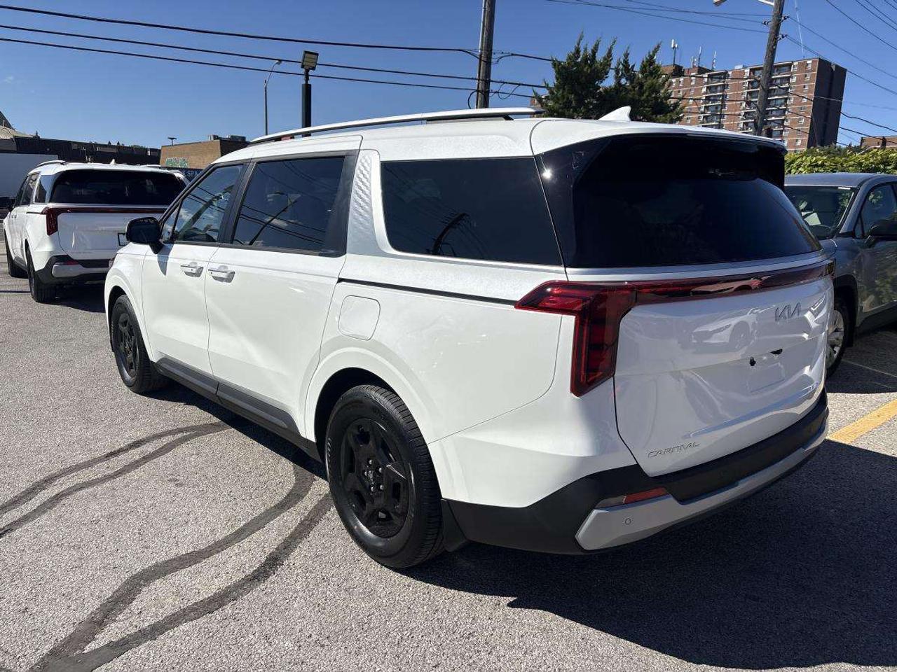 2027 Kia Carnival LX+ (New Vehicle) Photo3