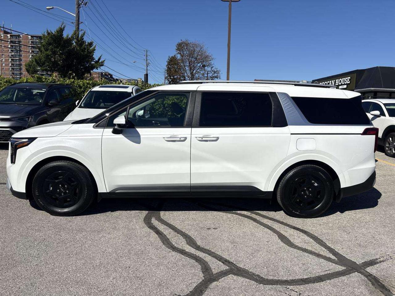 2027 Kia Carnival LX+ (New Vehicle) Photo