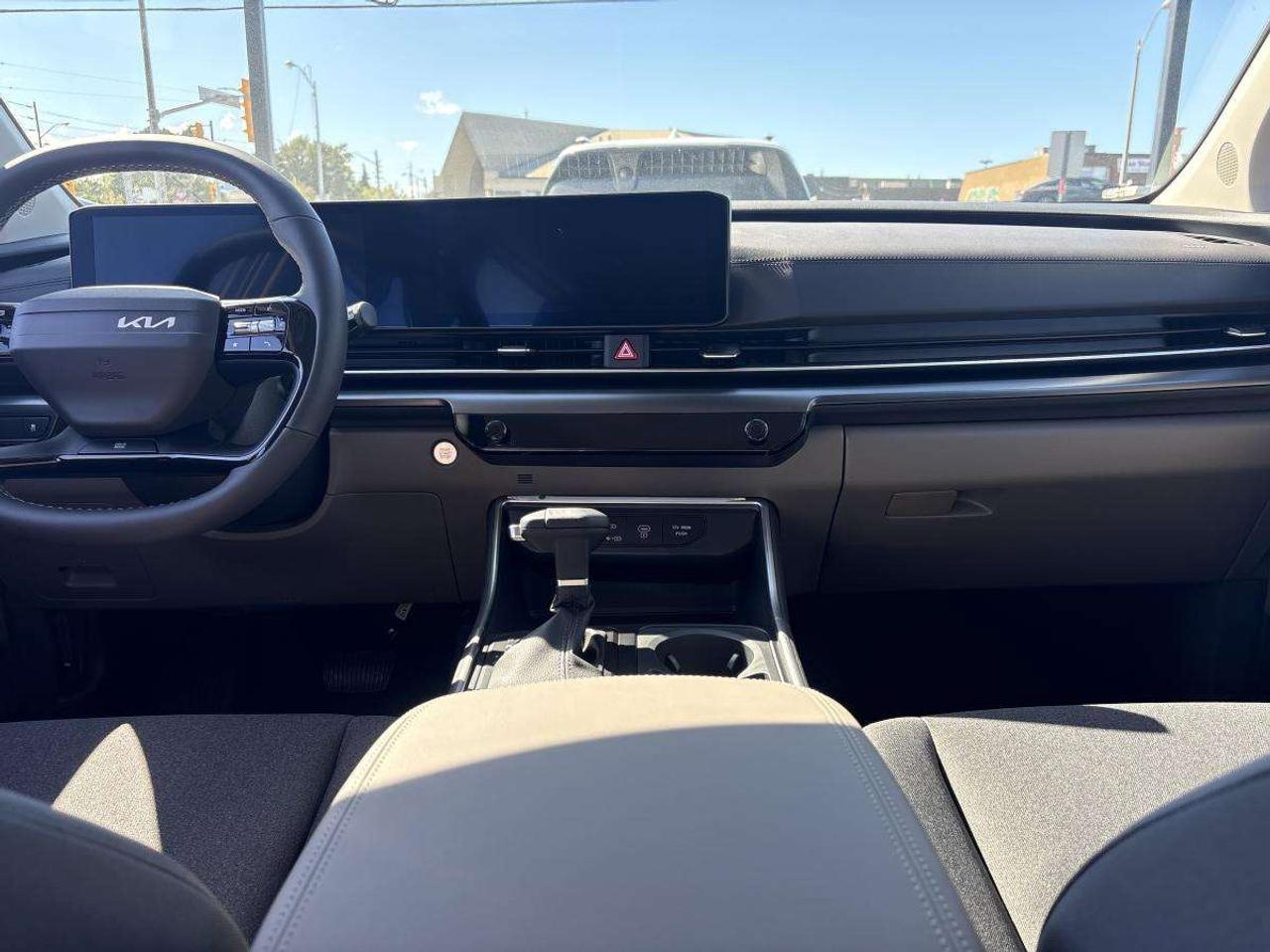 2027 Kia Carnival LX+ (New Vehicle) Photo