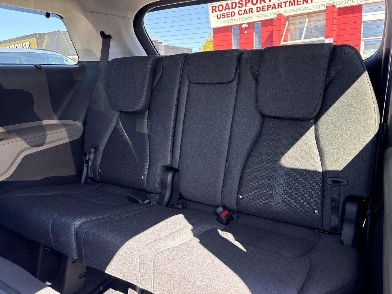 2027 Kia Carnival LX+ (New Vehicle) Photo