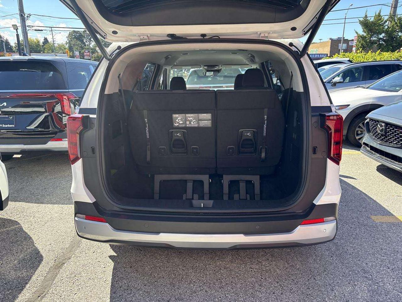 2027 Kia Carnival LX+ (New Vehicle) Photo