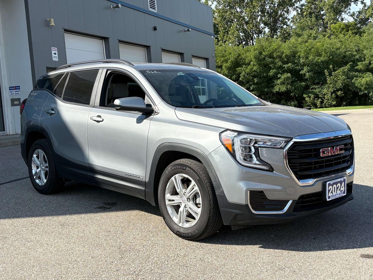 2024 GMC Terrain SLE FWD   Factory Warranty   Clean Carfax Photo