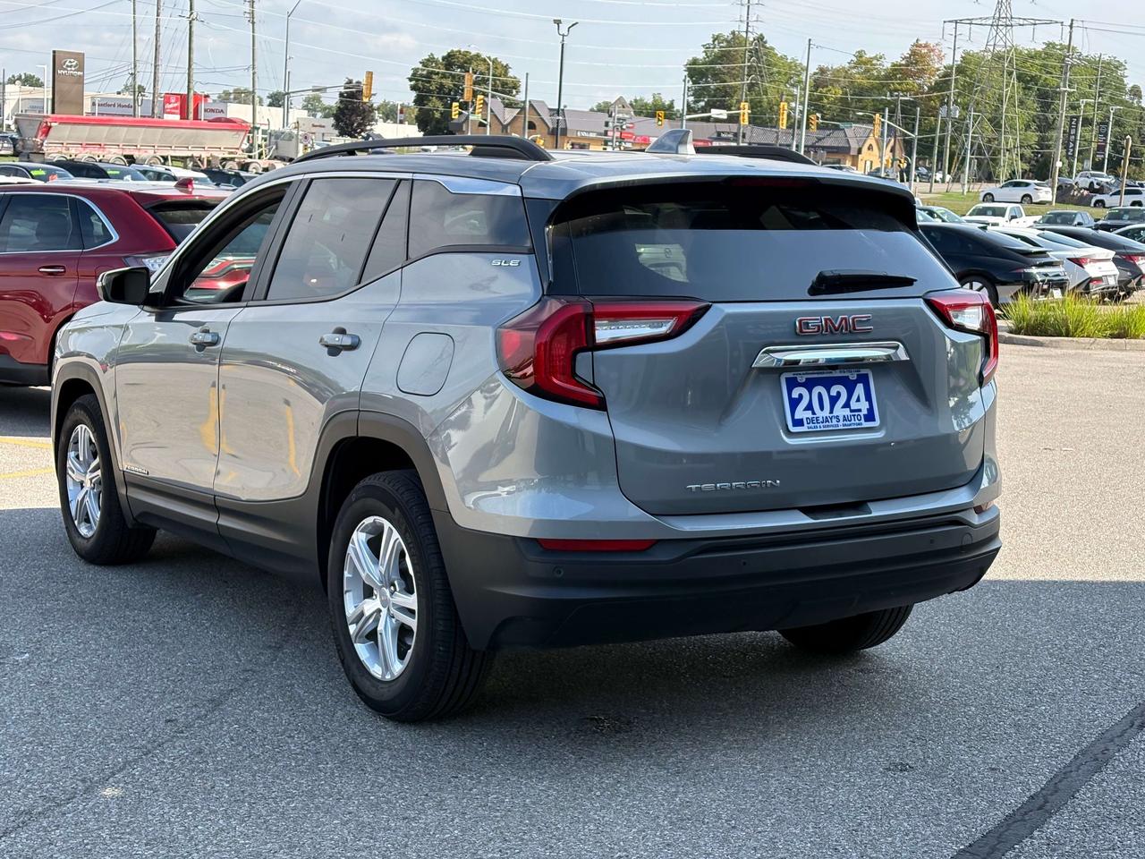 2024 GMC Terrain SLE FWD   Factory Warranty   Clean Carfax Photo