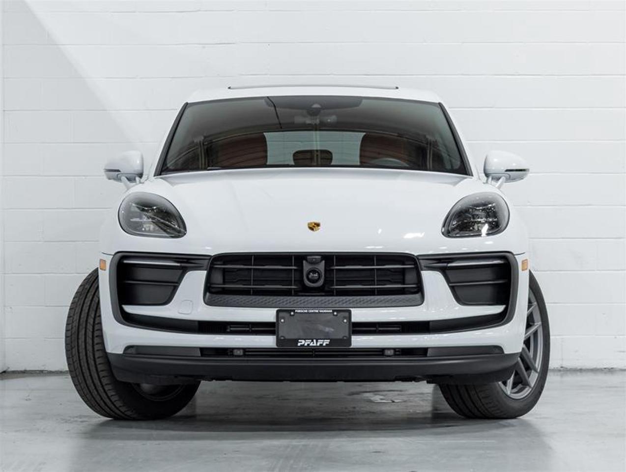 2026 Porsche Macan  Photo2