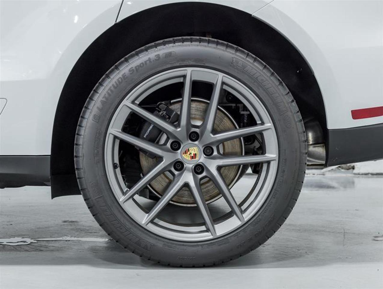 2026 Porsche Macan  Photo