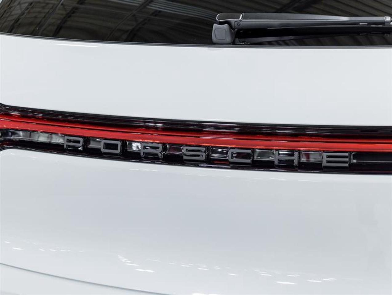 2026 Porsche Macan  Photo