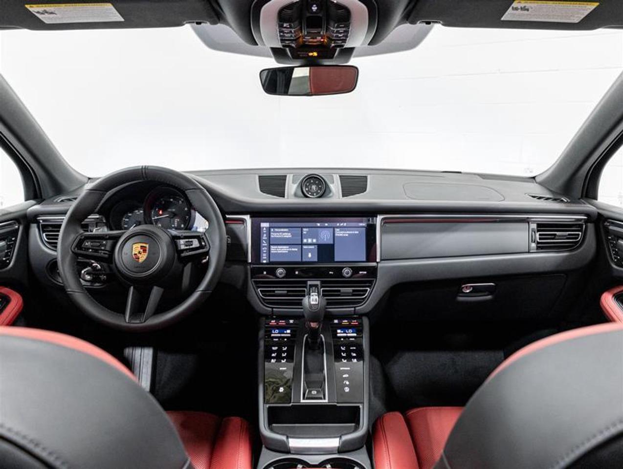 2026 Porsche Macan  Photo