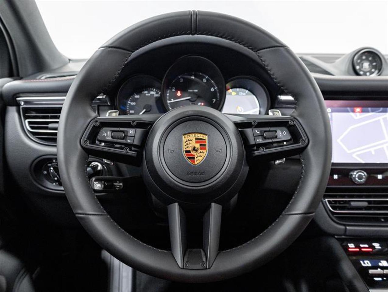 2026 Porsche Macan  Photo