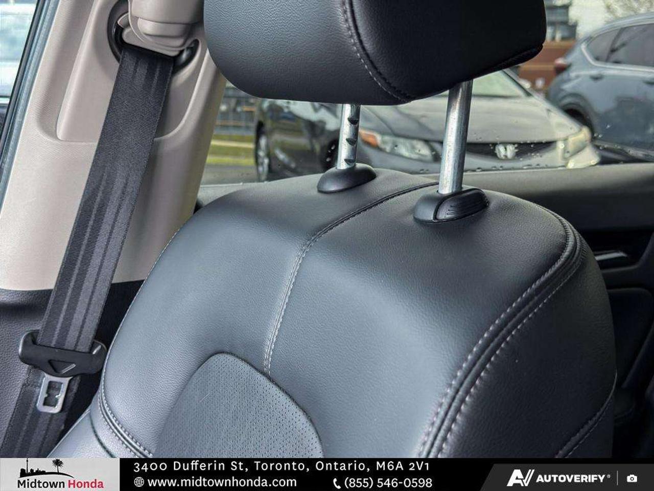 2022 Honda Civic Touring CVT Sedan Photo